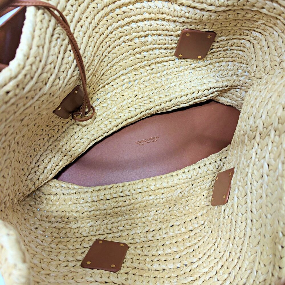 Bottega Veneta Arco Women's Raffia Tote Bag Leather Pouch in Brown (MSRP $3,000) - Picture 12 of 16